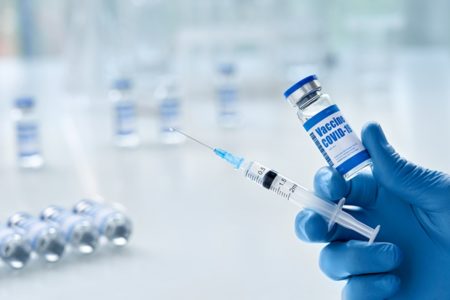 Gut ein Viertel der Betriebe mit Betriebsarzt bietet eine Impfung gegen Covid-19 an