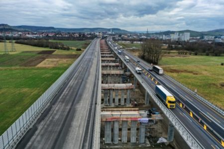 Technikgeschichte geschrieben: 50000-Tonnen-Brücke verschoben