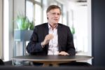 Infineon-CEO Jochen Hanebeck: Gut zu Fuß bis ganz nach oben