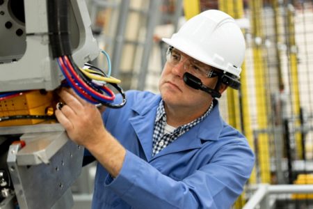 Datenbrille für Industriearbeiter und Servicetechniker