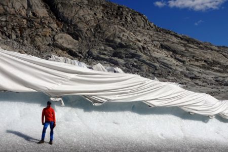 Abdeckung für Gletscher: ökonomisch plausibel, klimatologisch sinnlos