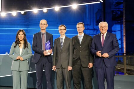 Deutscher Zukunftspreis 2022: Bundespräsident kürt die Entwickler eines neuartigen Mikroskopsystems als Sieger