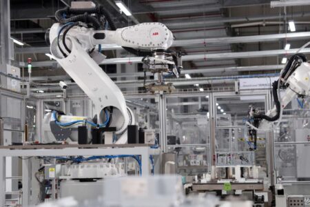 Neue ABB-Fabrik für Roboter in Schanghai setzt Maßstäbe