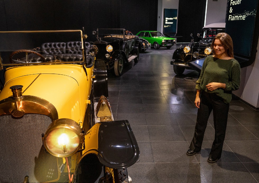 Audi Museum zeigt die Geschichte der Autoscheinwerfer