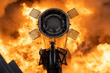 SpaceX und Blue Origin schicken ihre neuen Raketenmotoren ins Rennen