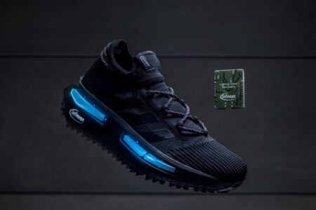 Schuh hört zu: Infineon verbaut Chip und Mikros in Adidas-Turnschuh