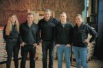 Köhler 2.0: Familie Saßmannshausen produziert Kohle aus Holzschnitzeln