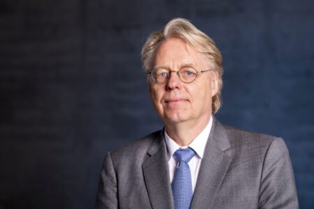 Der neue Präsident am Karlsruher Institut für Technologie legt die Messlatte hoch