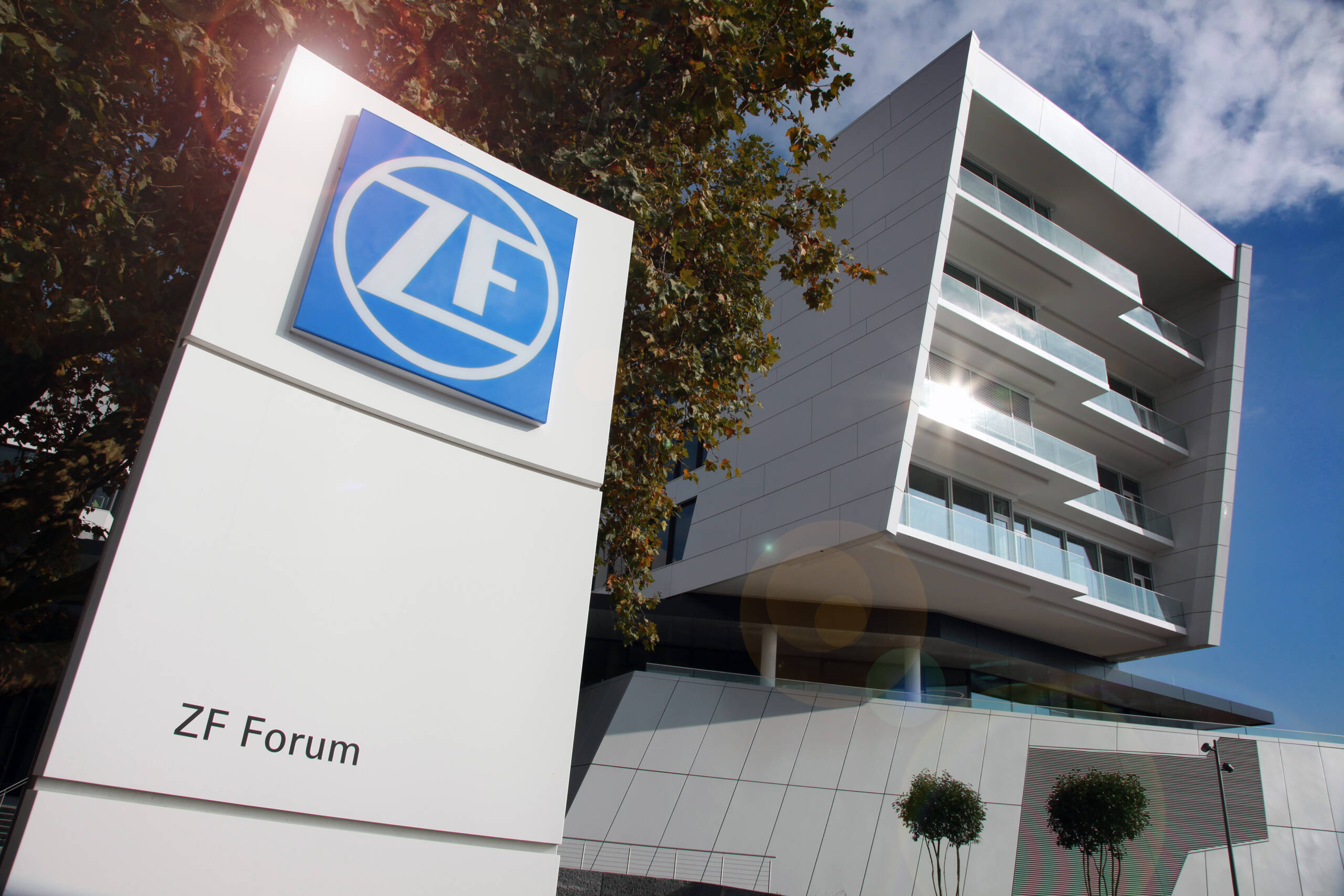 automobilzulieferer zf erwägt verkauf seiner antriebssparte