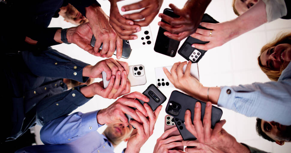 Online Social Media Communication