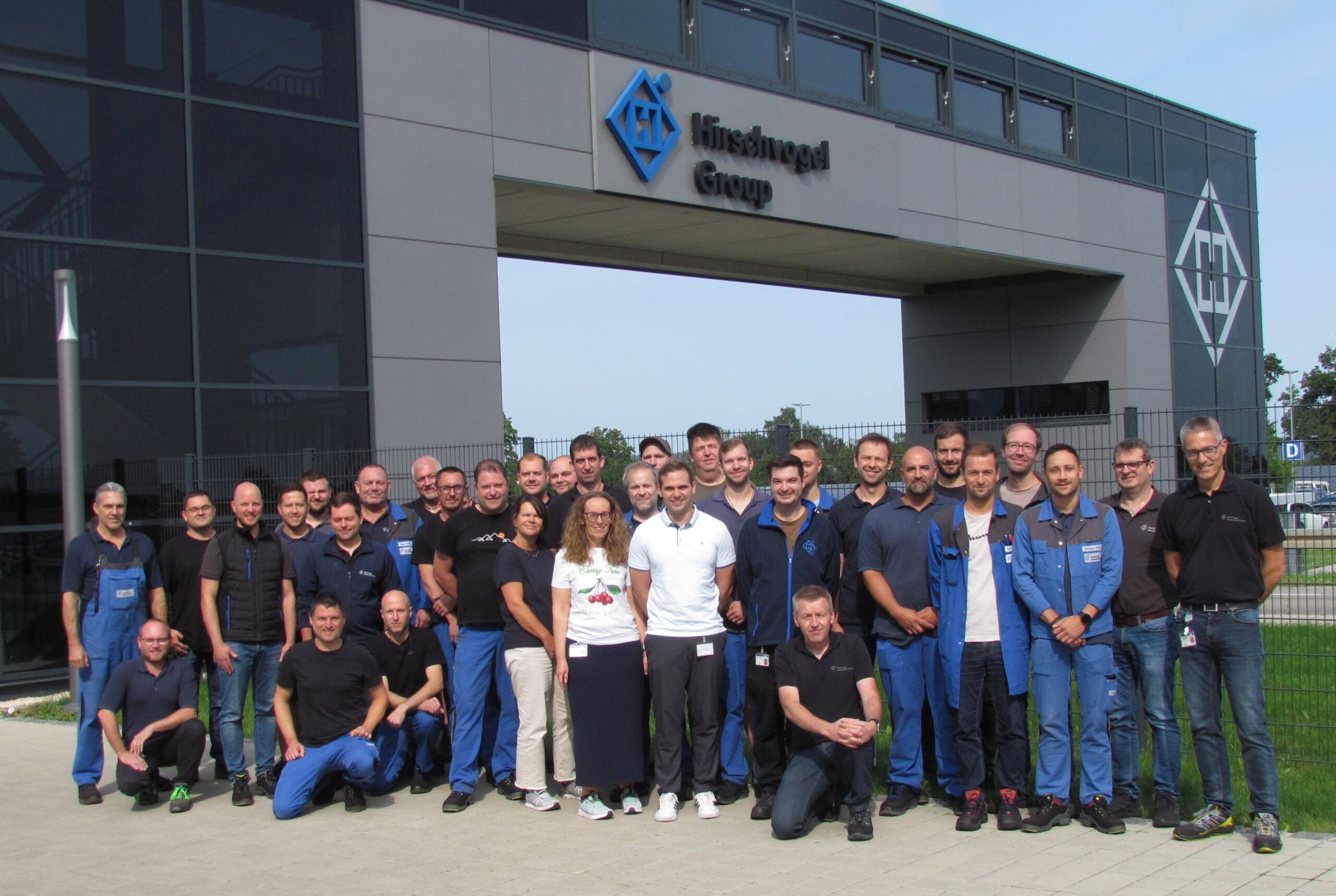 Als Teil der Hirschvogel Umformtechnik GmbH ist der Werkzeugbau im oberbayrischen Denklingen Spezialist für die interne Herstellung von Werkzeugen für das Gesenkschmieden sowie für das Halbwarm- und Kaltumformen. Foto: Hirschvogel Umformtechnik GmbH