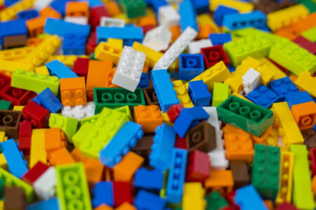 Maschine bringt Ordnung ins bunte Lego-Chaos