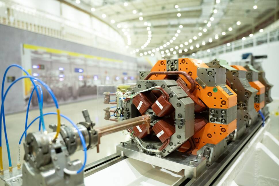 Magnetaufbau zur Beschleunigung der Strahlung im Synchrotron.