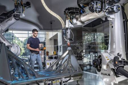 So paukt KI Physik für Einsatz in der Industrie