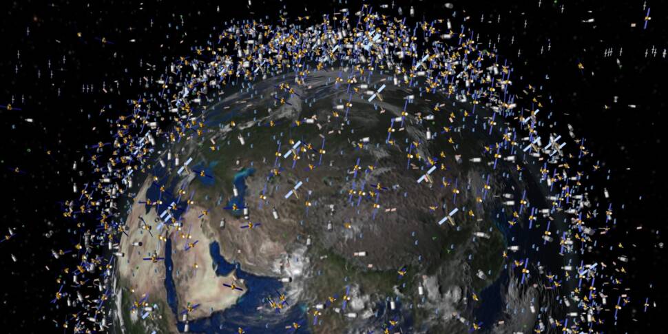 Weltraumschrott besteht hauptsächlich aus Raketenteilen und Satelliten.