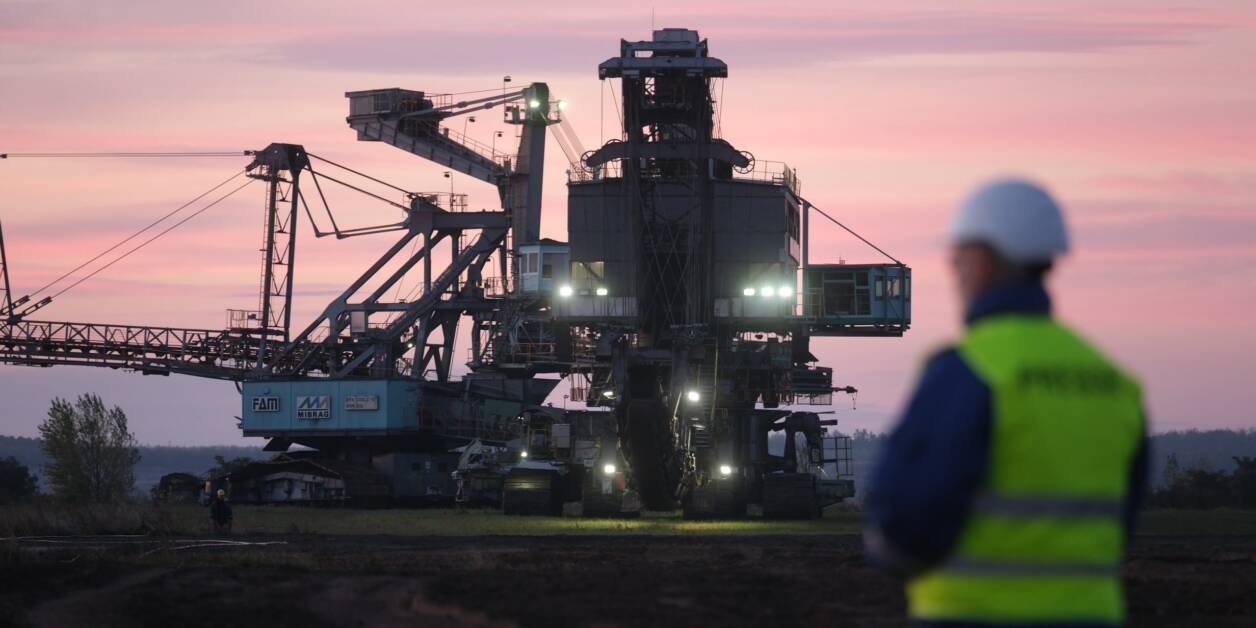 Nach 62 Mio. t Kohle: Letzter Großbagger verlässt Feld bei Leipzig