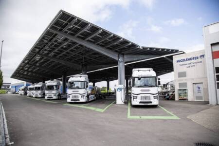 Günstiger E-Lkw laden bei fremden Speditionen